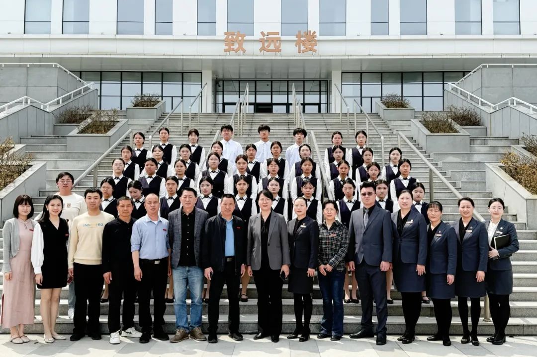 校企攜手育人才 禮儀培訓(xùn)展新篇——市國投公司下屬企業(yè)三都澳大酒店有限公司寧德分公司與寧德技師學院開展校企合作